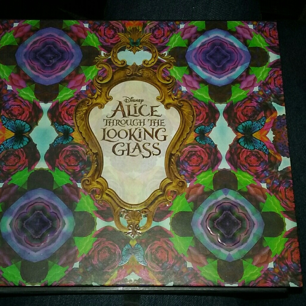 UD Alice through the looking glass